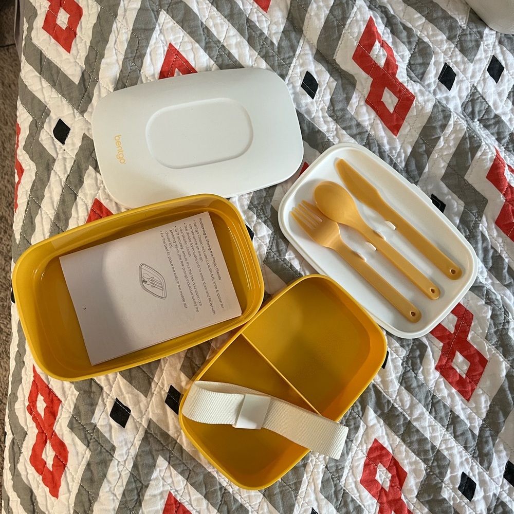 NWOT Yellow Bento Lunchbox